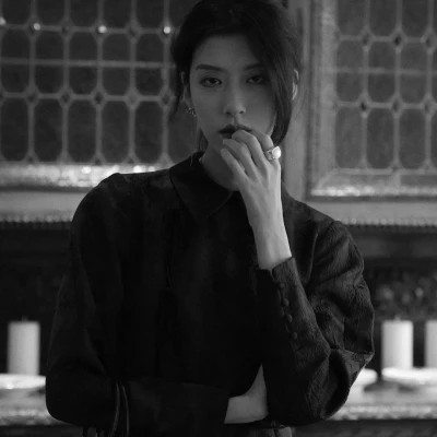 黑白高冷女生头像