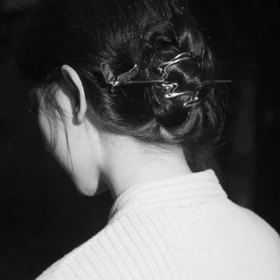 黑白美女高冷头像