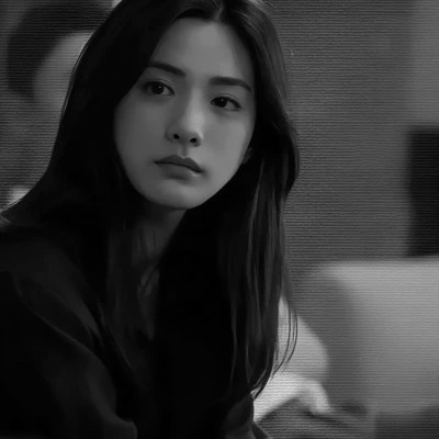 黑白美女高冷头像