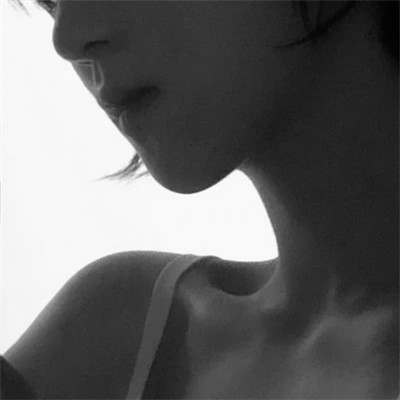 黑白美女高冷头像