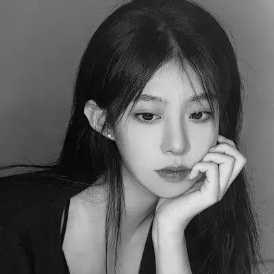 黑白美女高冷头像