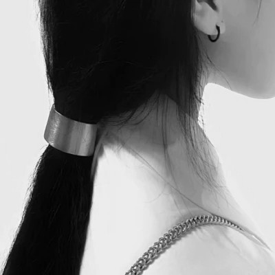 黑白美女高冷头像