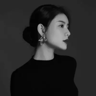 黑白美女高冷头像