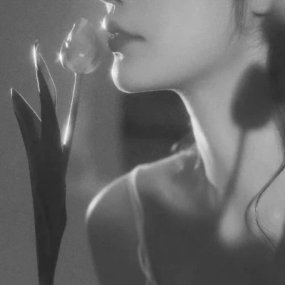 黑白女头像伤感高冷