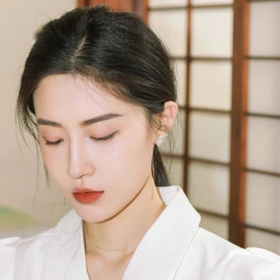 微信女生御姐头像高冷真人