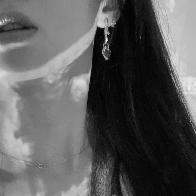 黑白系头像女高冷