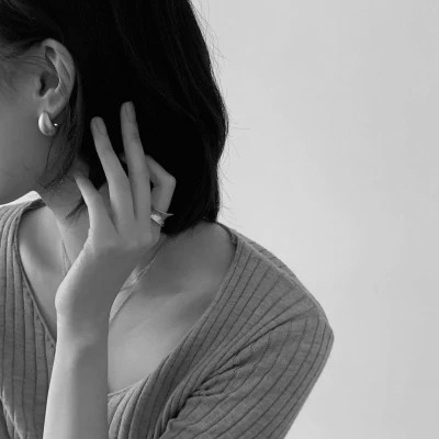 黑白系头像女高冷