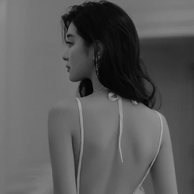 黑白系头像女高冷