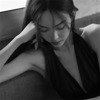 黑白系头像女高冷