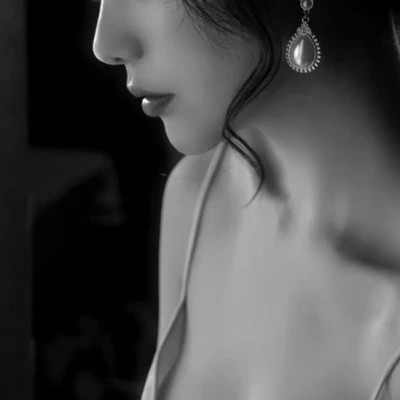 黑白系头像女高冷