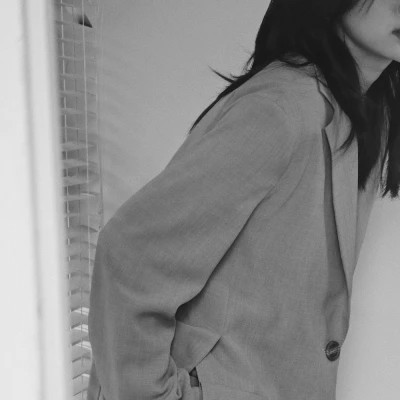 黑白系头像女高冷