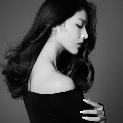 黑白系头像女高冷