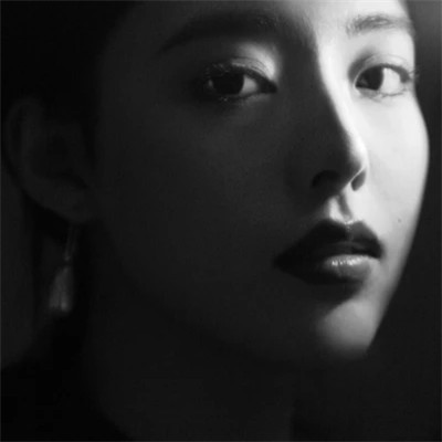 黑白系头像女高冷