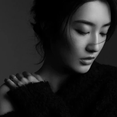 黑白系头像女高冷