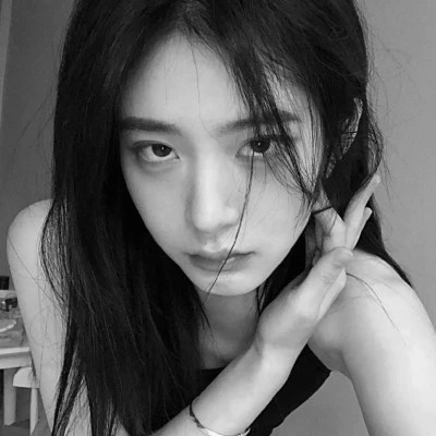 黑白系头像女高冷