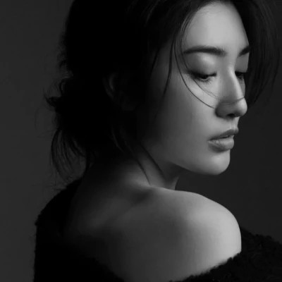 黑白系头像女高冷