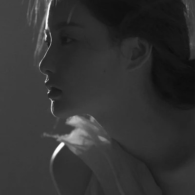 黑白系头像女高冷