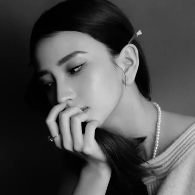 黑白系头像女高冷