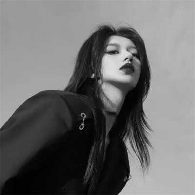 黑白系头像女高冷