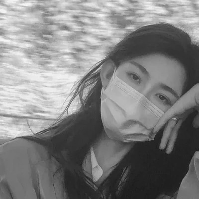 黑白系头像女高冷