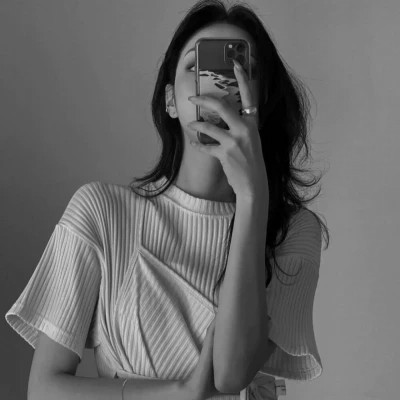 黑白系头像女高冷