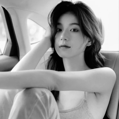 黑白系头像女高冷