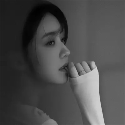 黑白系头像女高冷