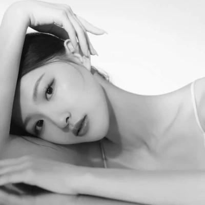 黑白系头像女高冷