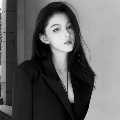 黑白高冷微信头像女