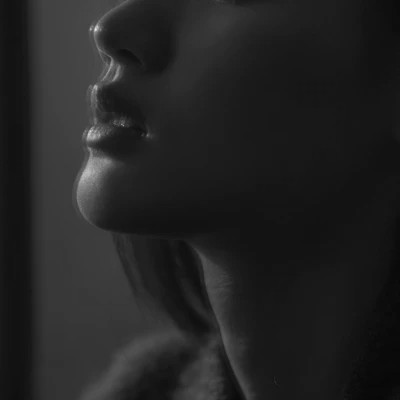 黑白高冷微信头像女