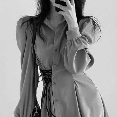 黑白高冷微信头像女