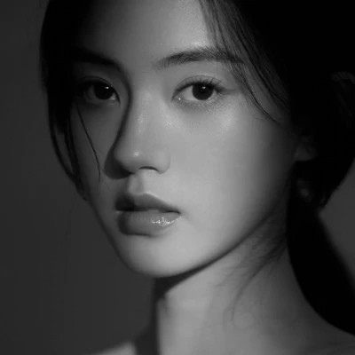女生最酷的照片头像黑白