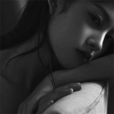 女生最酷的照片头像黑白