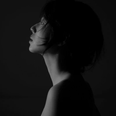 黑白头像女生冷酷霸气