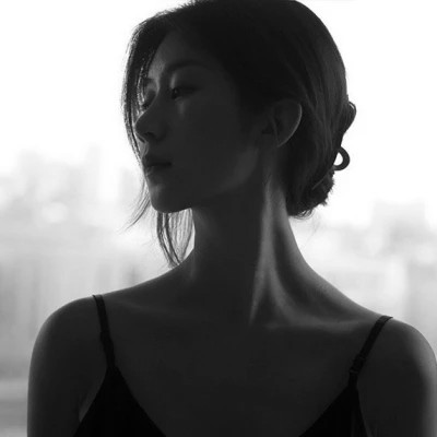 黑白头像女生冷酷霸气
