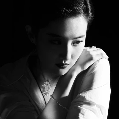 黑白头像女生冷酷霸气