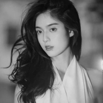 又A又飒的女生头像