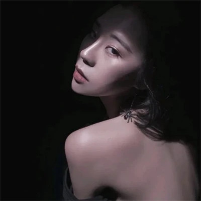 孤傲冷艳淡漠女生头像