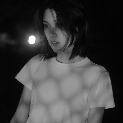 黑白冷淡风女生头像
