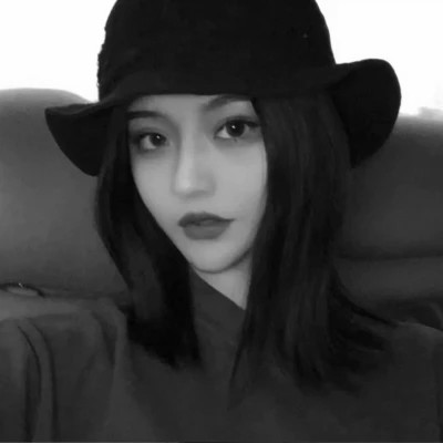 高冷黑白女生头像