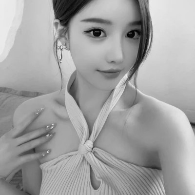 黑白气质美女头像图片