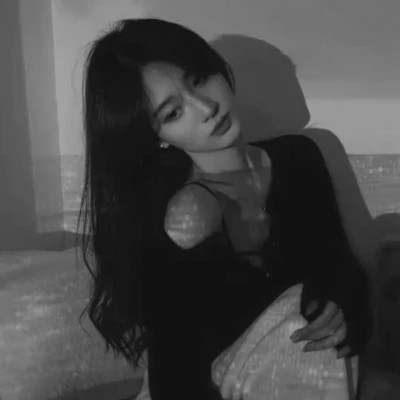 黑白气质美女头像图片