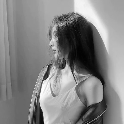 黑白气质美女头像图片