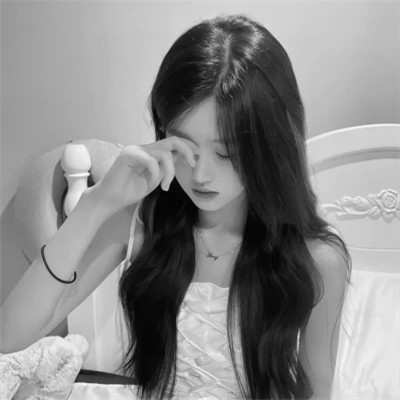 黑白气质美女头像图片