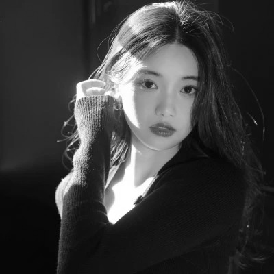 黑白气质美女头像图片