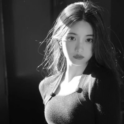 黑白气质美女头像图片