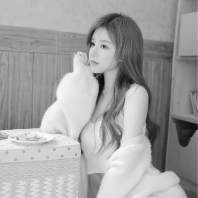 黑白气质美女头像图片