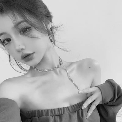 黑白气质美女头像图片