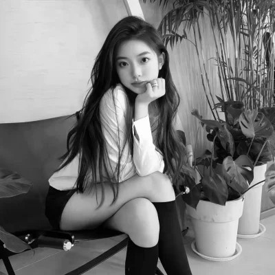 黑白气质美女头像图片