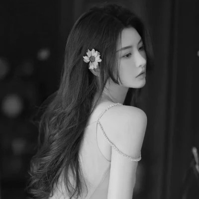 黑白气质美女头像图片